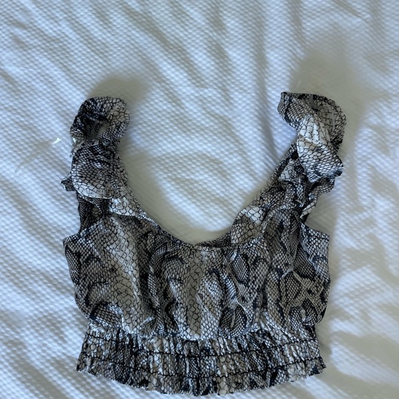 Le Lis Ruffled Smocked Snake Print Blouse - Picture 1 of 6